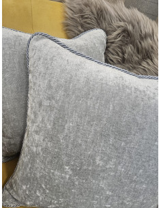 Меки декоративни възглавнички в светло сив цвят-2