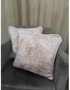 Възглавници от мек плюш в розово с шарка-1